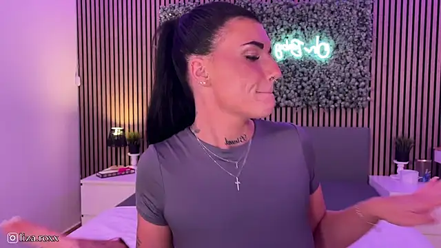 Snapshot of LizaRoxx chatting on 09.20.25 LizaRoxx online show from 09.20.25