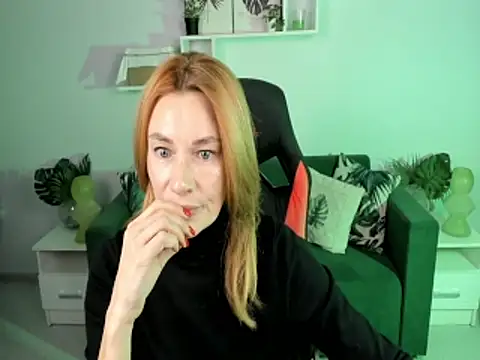 Snapshot of MistyBarnes chatting on 12.09.24 MistyBarnes online show from 12.09.24