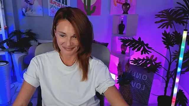 Snapshot of MistyBarnes chatting on 10.26.25 MistyBarnes online show from 10.26.25