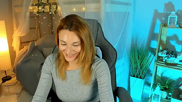 Snapshot of MistyBarnes chatting on 11.20.25 MistyBarnes online show from 11.20.25