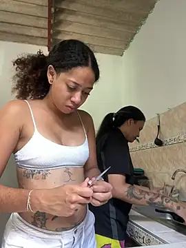 Snapshot of Miley_and_Vash chatting on 12.22.24 Miley and Vash online show from 12.22.24