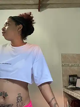 Snapshot of Miley_and_Vash chatting on 12.26.24 Miley and Vash online show from 12.26.24