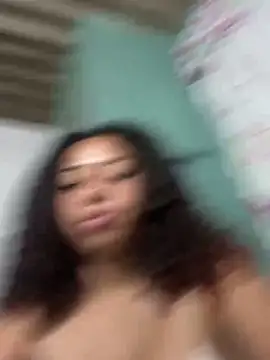 Snapshot of Miley_and_Vash chatting on 12.29.24 Miley and Vash online show from 12.29.24