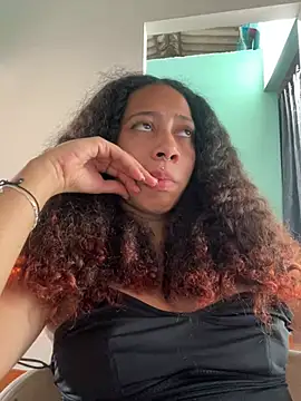 Snapshot of Miley_and_Vash chatting on 01.11.25 Miley and Vash online show from 01.11.25