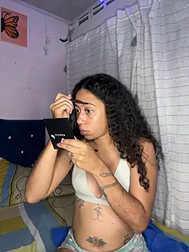 Snapshot of Miley_and_Vash chatting on 10.20.25 Miley and Vash online show from 10.20.25