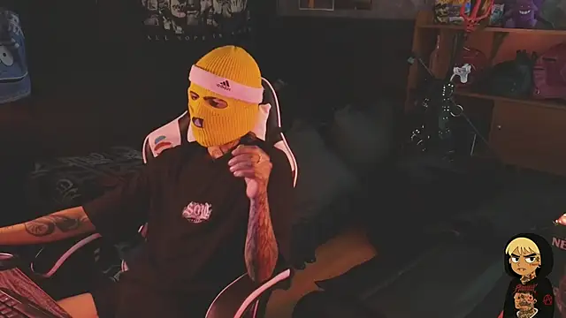 Snapshot of AcidMilo chatting on 12.02.25 AcidMilo online show from 12.02.25