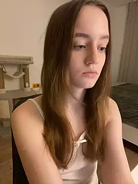 Snapshot of malyshhka chatting on 12.15.24 malyshhka online show from 12.15.24