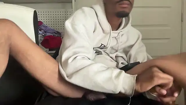 Snapshot of trueking01 chatting on 10.23.25 trueking01 online show from 10.23.25