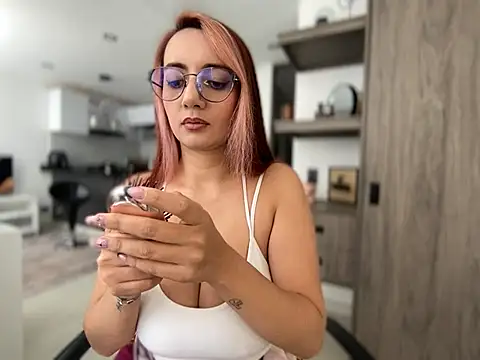 Anny Moore09 online show from 02.04.25