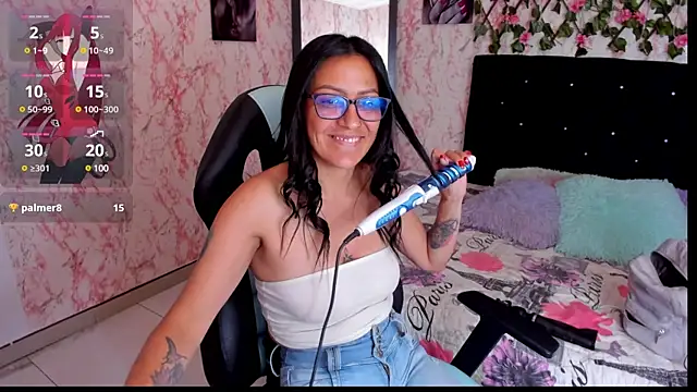 Snapshot of alma_blue chatting on 12.06.24 alma blue online show from 12.06.24