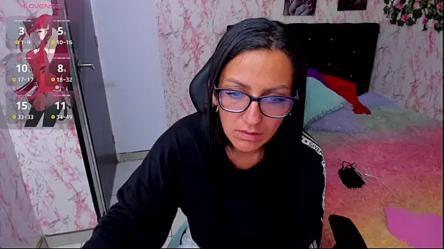 Snapshot of alma_blue chatting on 02.08.25 alma blue online show from 02.08.25