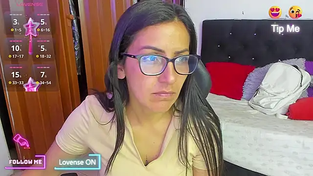 Snapshot of alma_blue chatting on 09.11.25 alma blue online show from 09.11.25