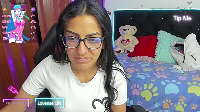 Snapshot of alma_blue chatting on 10.17.25 alma blue online show from 10.17.25