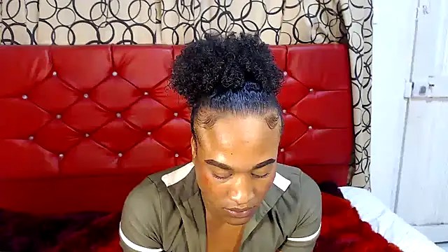 Snapshot of dirtydolltsx chatting on 11.04.25 dirtydolltsx online show from 11.04.25