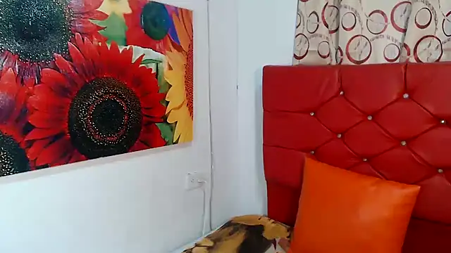 Snapshot of dirtydolltsx chatting on 11.08.25 dirtydolltsx online show from 11.08.25