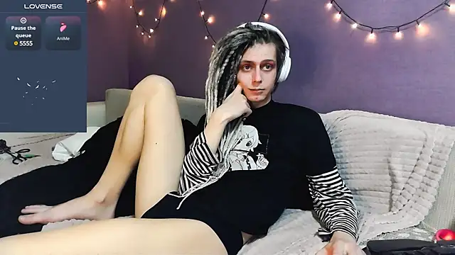 Littlepinkcat online show from 03.17.25