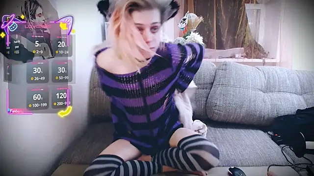 Littlepinkcat online show from 11.14.25