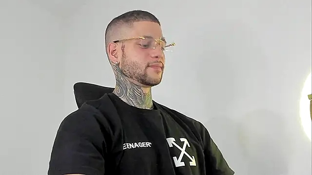  jamesleandros1 online show from 09.30.25