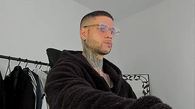  jamesleandros1 online show from 10.14.25