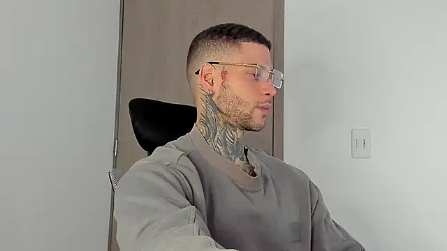  jamesleandros1 online show from 01.15.26