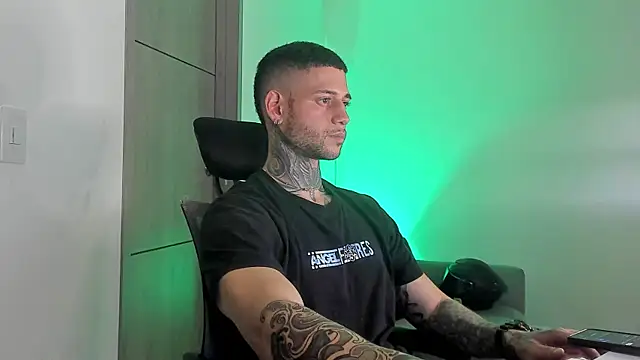  jamesleandros1 online show from 05.20.26