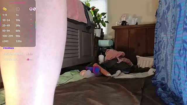 LoveSaraChristine online show from 10.27.25