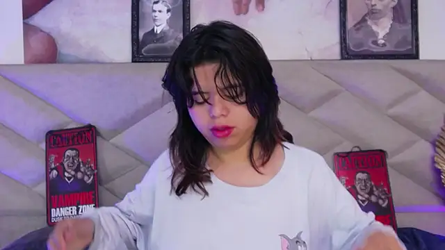 Snapshot of SabinaMerchetti chatting on 09.27.25 SabinaMerchetti online show from 09.27.25