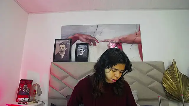 Snapshot of SabinaMerchetti chatting on 10.19.25 SabinaMerchetti online show from 10.19.25