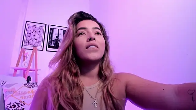 sofihill01 online show from 06.04.26