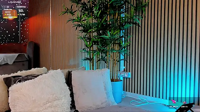 Snapshot of Avril_Cyrus chatting on 01.29.25 Avril Cyrus online show from 01.29.25