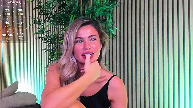 Snapshot of Avril_Cyrus chatting on 03.19.25 Avril Cyrus online show from 03.19.25