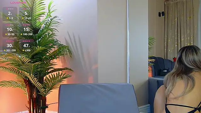 Snapshot of Avril_Cyrus chatting on 09.16.25 Avril Cyrus online show from 09.16.25