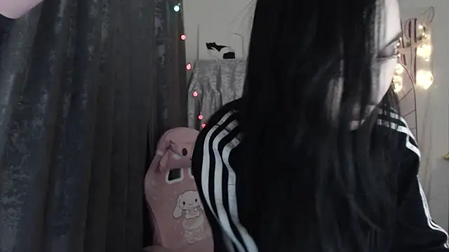 Snapshot of Holy420lolii chatting on 02.14.25 Holy420lolii online show from 02.14.25