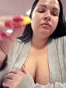 GeorgiaLerox online show from 12.21.25