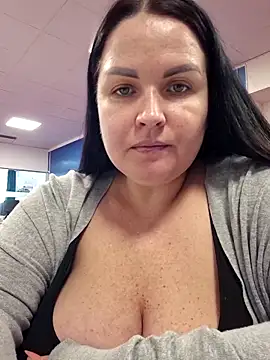 Snapshot of GeorgiaLerox chatting on 02.01.26 GeorgiaLerox online show from 02.01.26