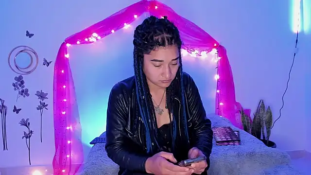 Snapshot of Eva_Lee_ chatting on 01.21.25 Eva Lee online show from 01.21.25