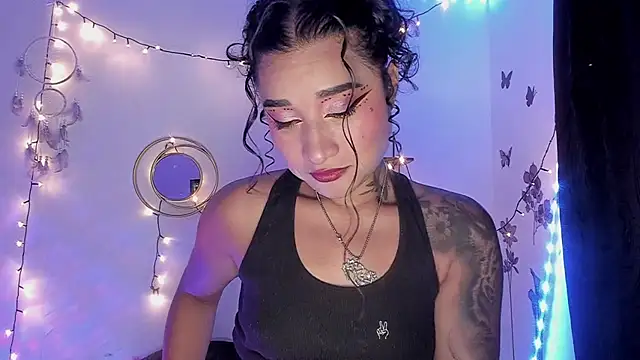 Snapshot of Eva_Lee_ chatting on 02.25.25 Eva Lee online show from 02.25.25