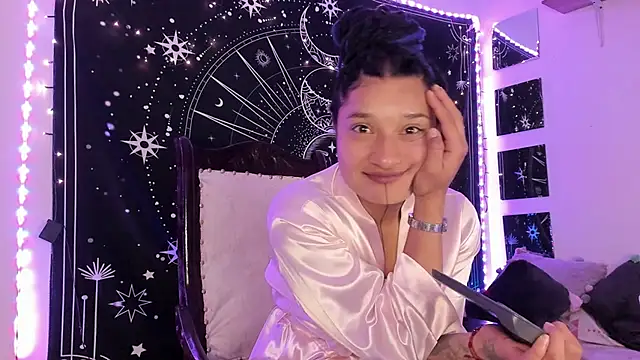 Snapshot of Eva_Lee_ chatting on 09.18.25 Eva Lee online show from 09.18.25