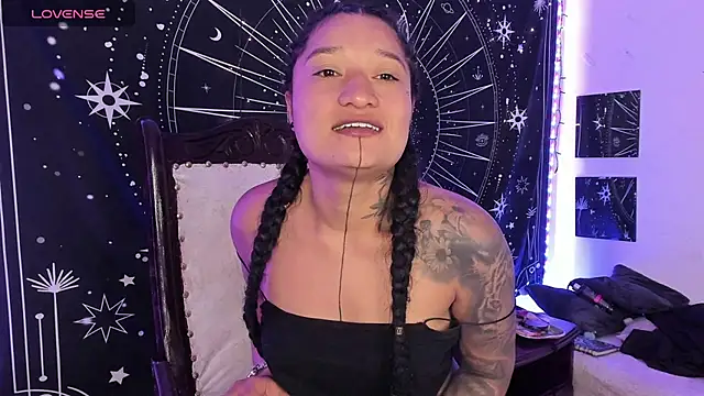 Snapshot of Eva_Lee_ chatting on 10.09.25 Eva Lee online show from 10.09.25