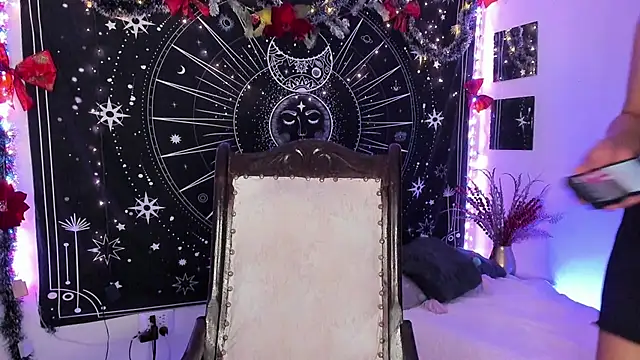 Snapshot of Eva_Lee_ chatting on 12.05.25 Eva Lee online show from 12.05.25