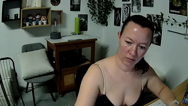 Snapshot of AnyaKrey@xh chatting on 02.15.26 AnyaKreyxh online show from 02.15.26