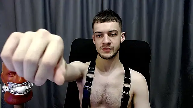 Snapshot of _Damien_thorn_ chatting on 10.11.25 Damien thorn online show from 10.11.25