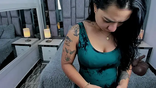 EMMAHILL1 online show from 04.09.26