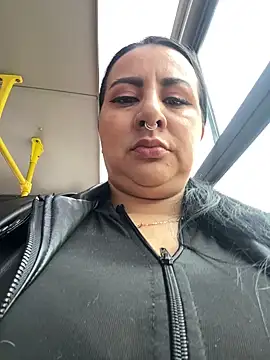 Abril Luv online show from 05.21.26