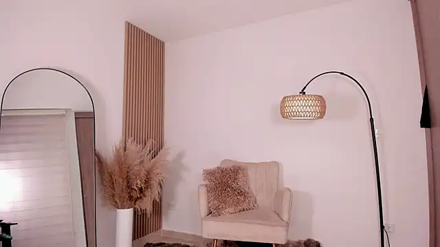 wandathompson  online show from 03.06.25