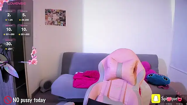 Snapshot of Spit_queen chatting on 02.11.26 Spit queen online show from 02.11.26