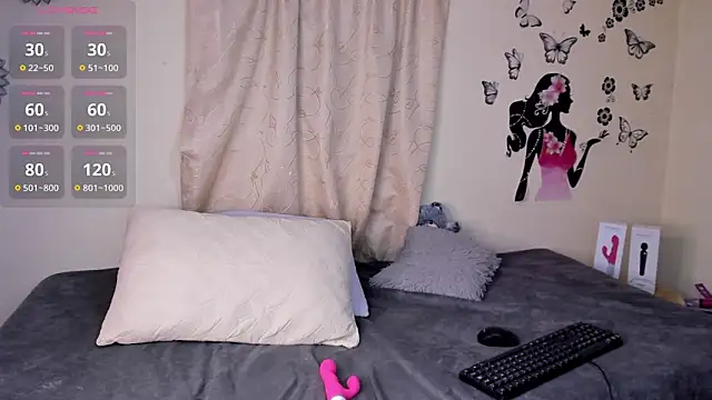 Juli Castillo8 online show from 02.07.25