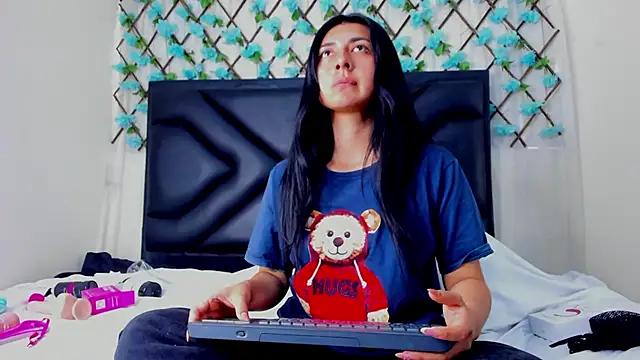 EmmaWilliamss online show from 05.07.26