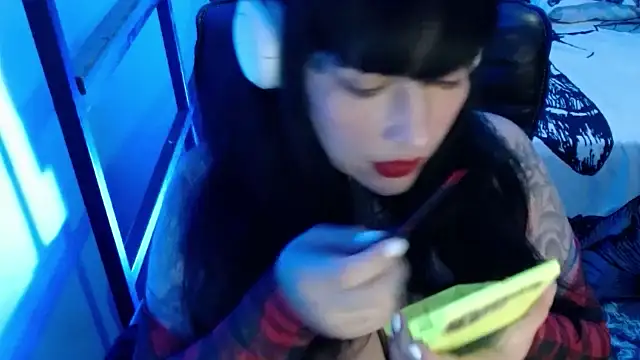 VampGirl1 online show from 02.04.25