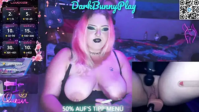 Snapshot of DarkBunnyPlay chatting on 08.05.26 DarkBunnyPlay online show from 08.05.26